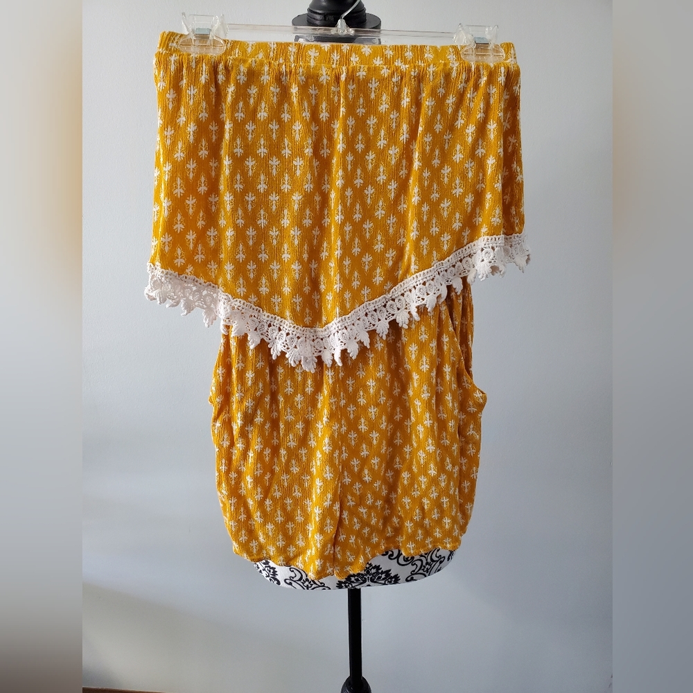 Shorts romper with pockets